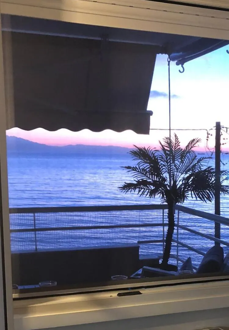 アパート シビリHouse In Front Of The Sea!アパートメント
